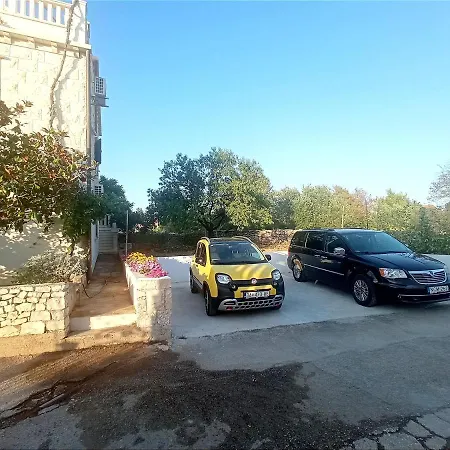 Διαμέρισμα With Parking Space Sumartin, Brac - 11926 Sumartin
